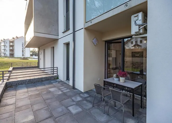 Lux 3 Cieplice Apartment *